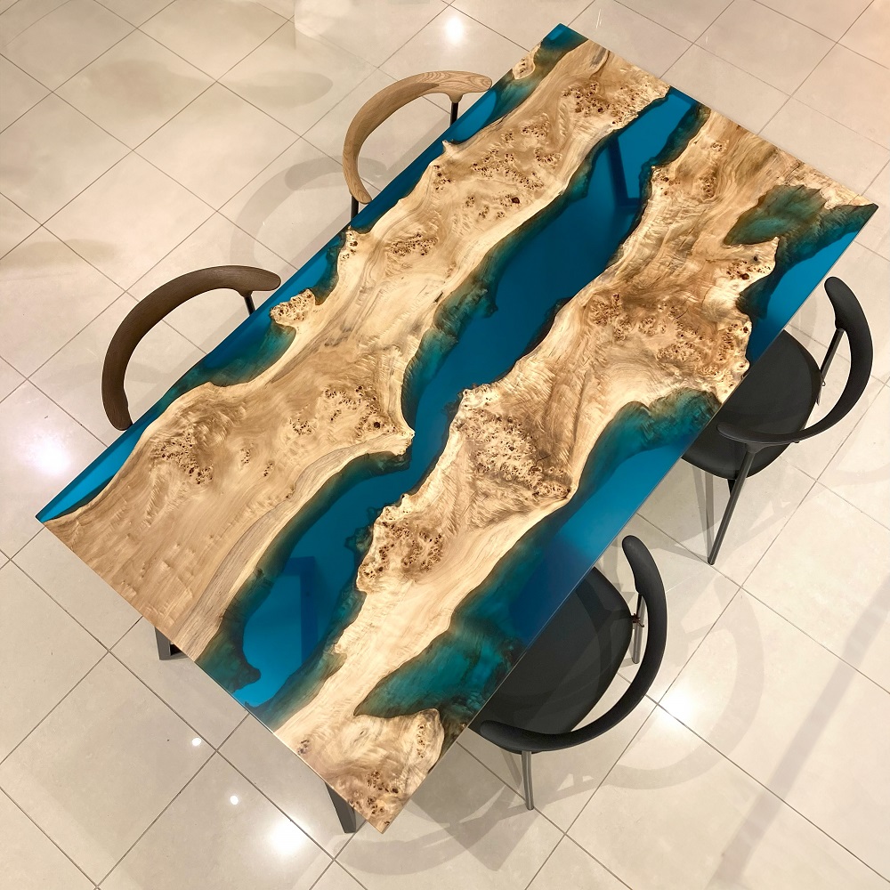 梅田店おすすめのポプラレジンテーブル